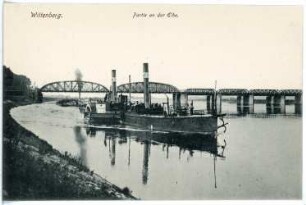 Wittenberg. Elbe mit Brücke und Schleppzug