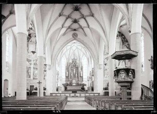 Katholische Kirche; Innenraum nach Osten, nach der Restaurierung