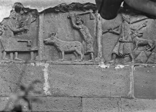 Figurenfries — Metzger, Landwirt und Jäger
