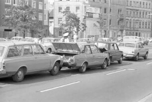 Auffahrunfall mit Kettenreaktion in der Kapellenstraße
