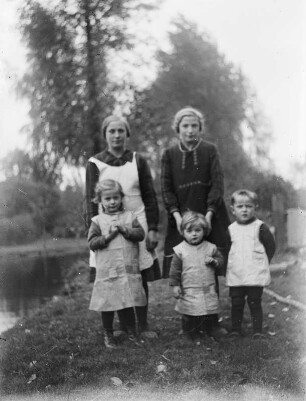 Mittelsachsen, Zwei Frauen und drei Kinder : Mittelsachsen. Zwei Frauen und drei Kinder