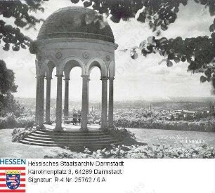 Wiesbaden, Blick vom Neroberg-Tempel auf die Stadt
