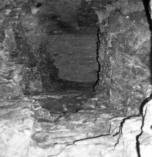 Plauen, Reichsstraße 11. Alaunbergwerk "Ewiges Leben". Vermauerter Schachtgang