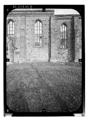 Müncheberg. Ruine der Stadtpfarrkirche St. Marien. Teilansicht von Süden