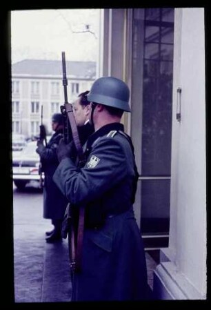 Ehrenposten 5.1.63.