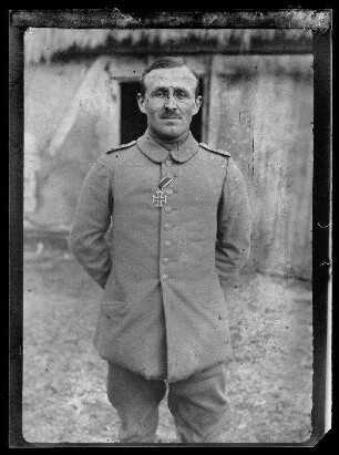 Oberleutnant Donle mit Eisernem Kreuz