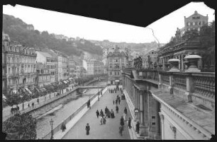 Karlsbad. Kreuzstraße und Mühlbrunn-Kolonnade am Mühlbrunn-Quai
