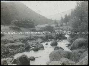 An einem Fluss im Böhmischen Riesengebirge