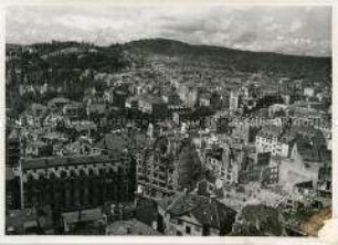 Zerstörte Stadt nach einem Luftangriff in Deutschland