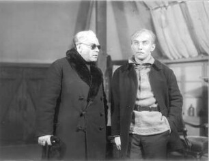 Die Wildente. Schauspiel in fünf Akten von Henrik Ibsen (deutsch von C. Morgenstern). Staatsschauspiel Dresden, Neueinstudierung 22.03.1928 : Willi Kleinoschegg als Großkaufmann Werle und Felix Steinböck als dessen Sohn Gregers