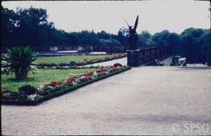 Potsdam, Park Sanssouci, Orangerie-Umgebung, vor dem Orangerieschloss.