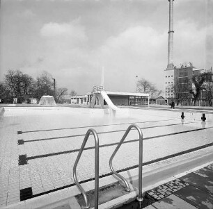 Einweihung des umgebauten und renovierten Rheinhafenbads