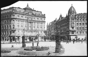 Budapest. Kertész M. Papir raktára, Szabadságtér, City kávéház : Budapest. Papiergeschäft Kertész und Stadtcafé auf dem Freiheitsplatz