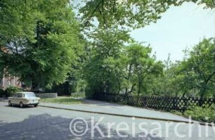 Kirchberg: links Peter-Paul-Kirche: rechts Abhang zur Beste
