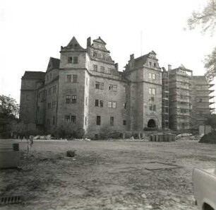 Annaburg. Schloß Annaburg. Hauptschloß (Hinterschloß) (1572/73-1578; C. Tendler). Ost- und Nordflügel von Norden