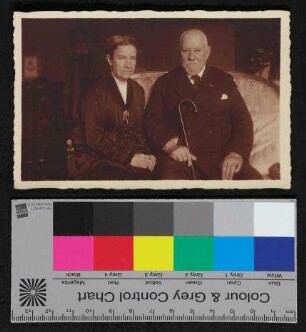 Foto [mit Großadmiral von Koester] mit rückseitig Glückwünsche zum Geburtstag