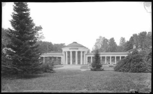 Marienbad. Ferdinandsbrunnen (1826-1827) : Marienbad. Kolonnade der Ferdinandsquelle oder Ferdinandsbrunnen (1826-1827)