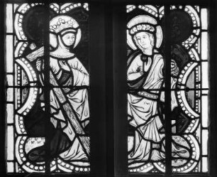 Glasfenster mit heiliger Helena und Dorothea