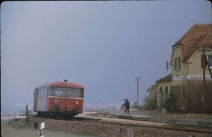 Metlangen Bahnhofseinfahrt Schienenbus 707 505 Beiwagen 997 605 N GD-GP Reisende