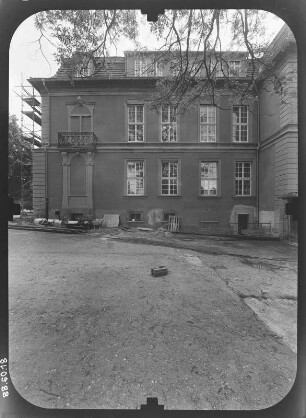 Gotha, Friedrichstraße 5/7. Schloss Friedrichsthal (1707/1708-1711; W. C. Zorn von Plobsheim). Linker Seitenflügel von Nordwesten