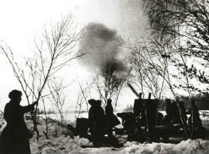 Sowjetische Artillerie bei der Vorbereitung der Gegenoffensive vor Moskau