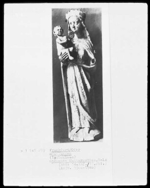Stehende Muttergottes