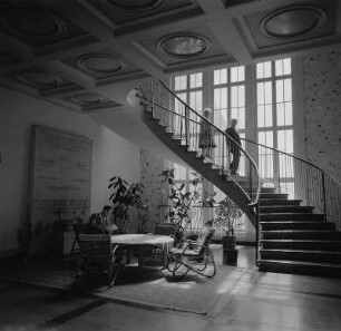 Saßnitz. Ehemaliges Seemannsheim, heute Hotel,Eingangshalle