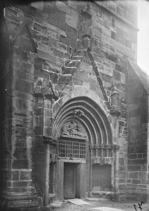 Katholische Pfarrkirche Sankt Maria — Portal