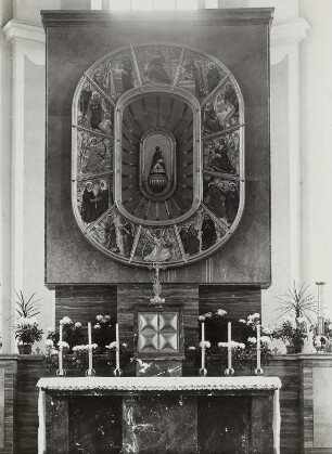 Rosenthal (Ralbitz-Rosenthal). Katholische Wallfahrtskirche (1778; Wiederaufbau des Inneren 1947). Neuer Hochaltar und Gnadenbild mit Marienstatue (um 1480; Teile aus dem Kloster Marienthal)