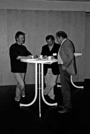 Tagung "Horizonte der Regionalgeschichte. Von Ämtern und Gutsbezirken zur Metropolregion": Mommsenstraße 14: Foyer: Publikum