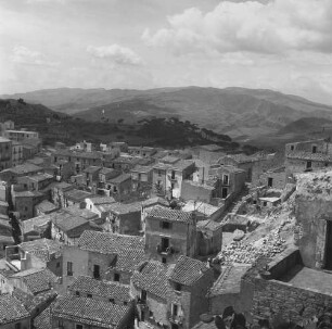 Nicosia, Blick über die Dächer der Stadt in die Landschaft