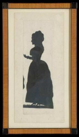 Silhouette von Charlotte Friederike Baur von Eysseneckh, Ganerbin von Altenlimpurg (1750-1800) (Zweig Staehle), 1774, aus Schloss Erlbach, auf der Rückseite genealogische Angaben zu deren Kinder, 22,5 cm hoch x 12,5 cm breit, im Glasrahmen