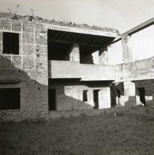 Pompeji. Haus mit den zwei Stockwerken. Hofansicht