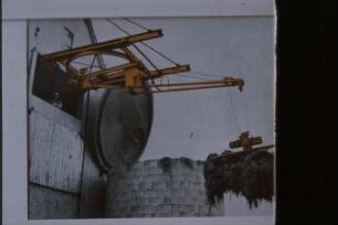Fotografie: Ein- und Auslagerungstechnik, Greiferanlage, Hochsilo