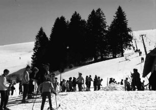 Oberried: Stollenbacher Hütte; Betrieb am Skilift