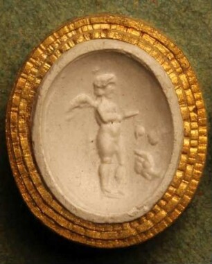 Cupido mit einer Ähre und einem Mohnhaupt (Daktyliothek, Erstes Mythologisches Tausend)