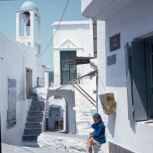 Skyros, Gasse zwischen Häusern mit Außentreppen