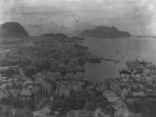 Alesund : Blick über Alesund vom Aussichtspunkt Aksala aus