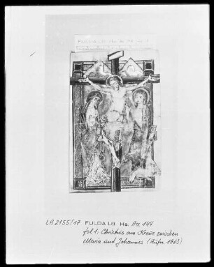 Officien und Gebete — Psalterfragmente, Folio 1recto-2verso — ---, Folio 1recto-2versoChristus am Kreuz zwischen Maria und Johannes, Folio 1recto