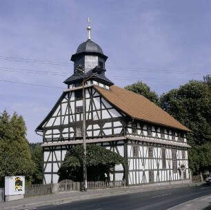 Suhl. Saalkirche im Ortsteil Mäbendorf, Außenansicht von Südwesten
