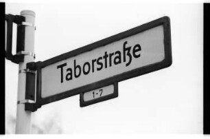 Kleinbildnegativ: Straßenschild, Taborstraße, 1984