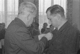 Einweihung des Kulturhauses und Auszeichnung der Aktivisten