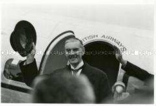 Der britische Premierminister Chamberlain beim Abflug vom Flughafen Oberwiesenfeld