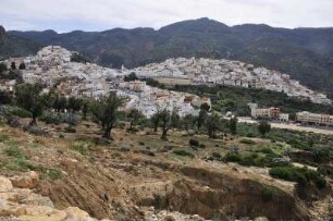 Moulay Idriss - Stadtübersicht : Stadtübersicht über den für Muslime heiligsten Ort in Marokko. Aufgenommen am 30. Oktober 2010 in Moulay Idriss