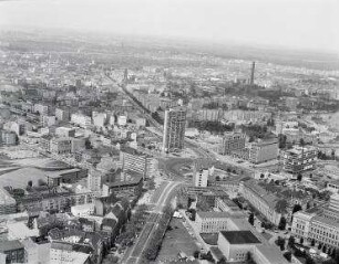 Luftaufnahme, Blick von Süd-Osten auf den Ernst-Reuter-Platz. Berlin-Charlottenburg, Ernst-Reuter-Platz, Hardenbergstraße