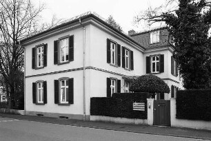 Wohnhaus; Oberursel, Adenauerallee 10