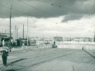 Potsdamer Platz mit Mauer