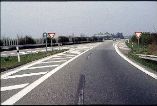 Ausfahrt aus Tangente Nordwest (Kaiserslautern Richtung Mannheim) zu Nebenfahrbahn Nord der A656 (Heidelberg Richtung Mannheim)