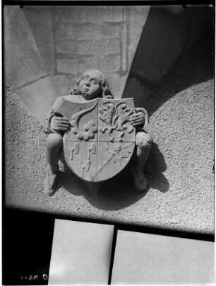 Adelsheim Oberschloss Wappen - Westseite Erker Konsolfigur mit Wappen derer von Adelsheim