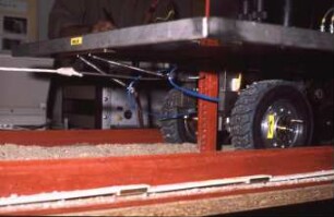 Fotografie: Traktor, Allradtraktor, Zugkraft, Labortest, Bodenrinne